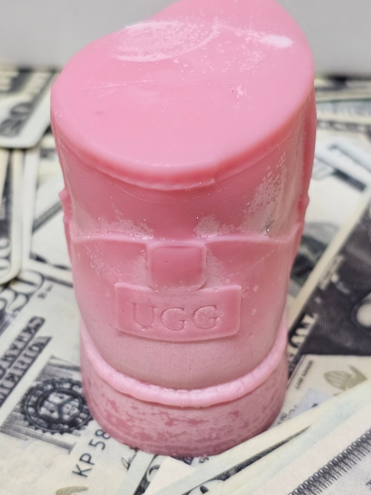 UGGS BOOT CASH WAX MELT (WORLDS LARGEST)